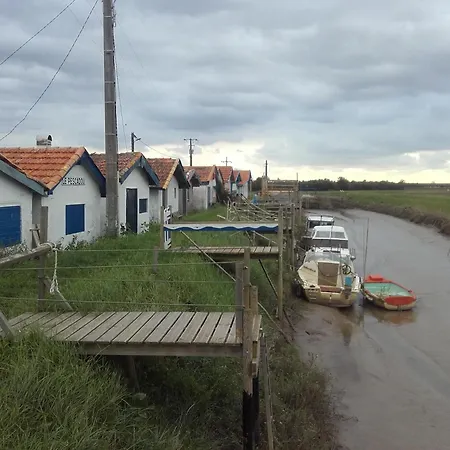 וילה Clos Des Loriots